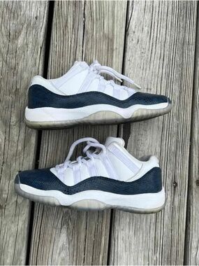 Jordan 11 Retro Low GS 'Navy Snakeskin' 2019 Size 4.5y Women’s Size 6